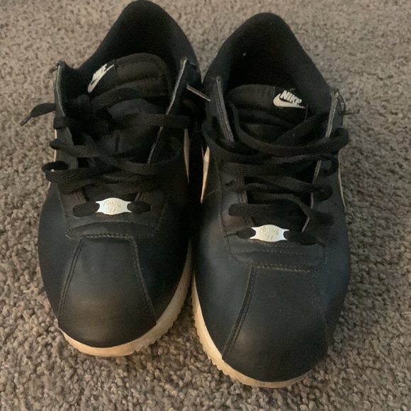 nike cortez size 11 used nothing wrong  them at all just needa get a 11.5 - Picture 5 of 5